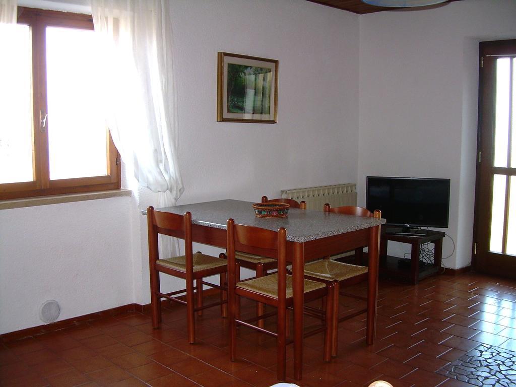 Casa Mary Leilighet Brenzone sul Garda Rom bilde